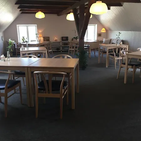 Rønhave Bed & Breakfast 2*
